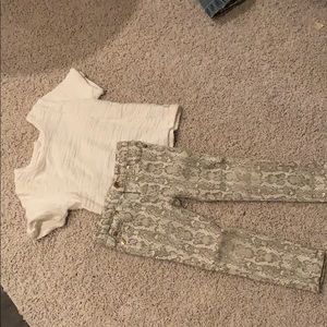 Short sleeve white shirt with snake skin jeans